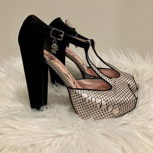 Iron Fist Caught Kewpie Killer Platform Heels - Picture 2 of 15